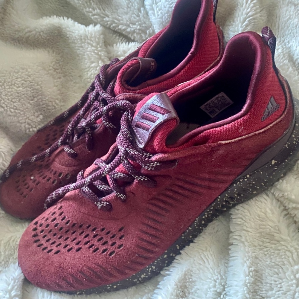 Adidas bounce running shoes - unique maroon color size 9